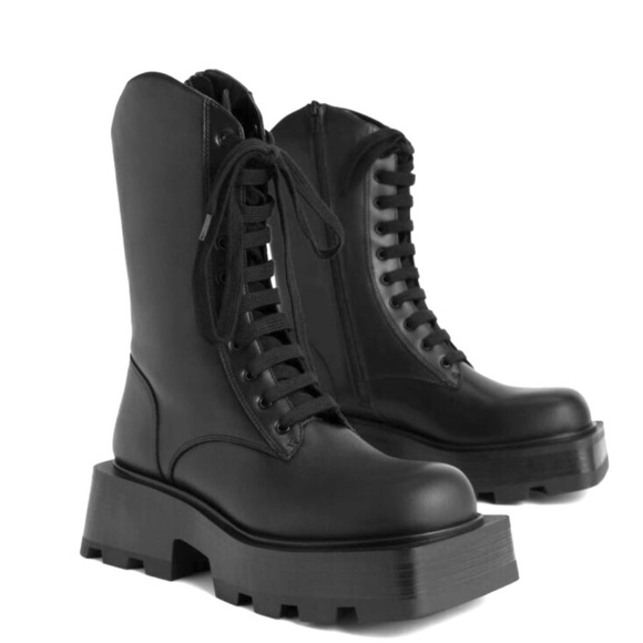 ✨Host pick✨Charles & Keith Black Combat Boots (Warm reminder R35 L36) - Picture 2 of 6